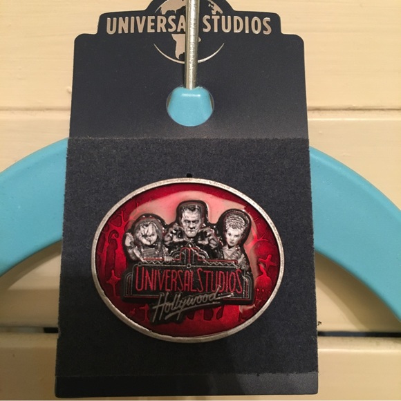 NWT! HHN Universal Studios Hollywood Lapel Pin. Universal Monsters & Chucky - Picture 2 of 6